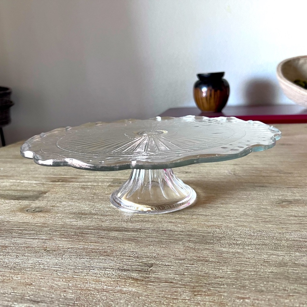 NEW 12" Southern Living at Home Charleston, Ruffled Edge Cake Pedestal S…